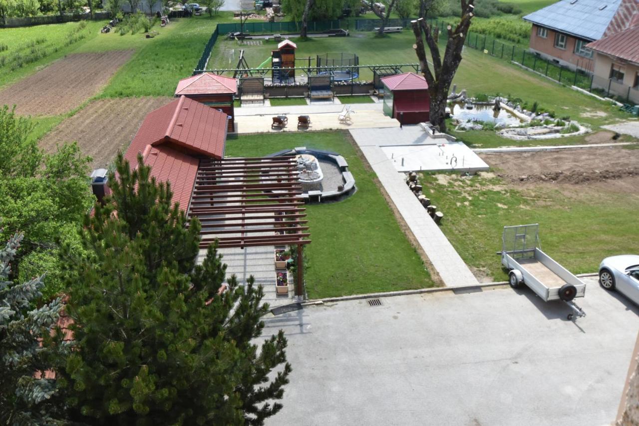Apartments And Rooms Kod Eli Ravna Gora Zewnętrze zdjęcie